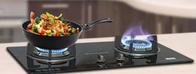 Đứng nấu gần bếp Gas sẽ nóng hơn bếp từ
